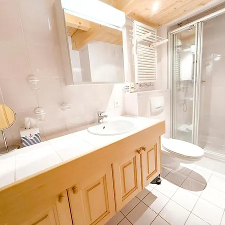 Luxueux 4 A Apartment *
