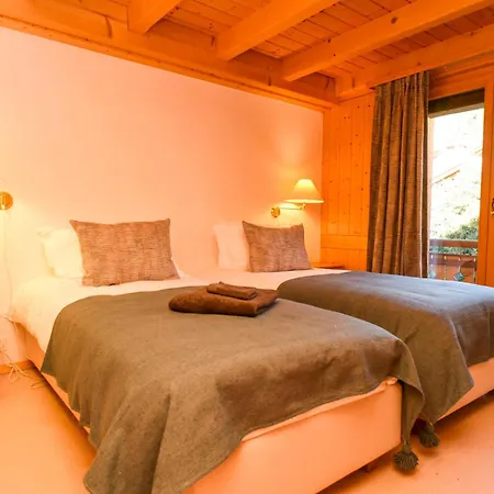 Luxueux 4 A * וורבייה